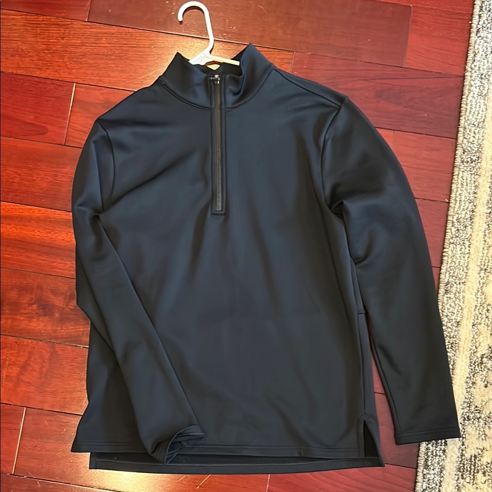 Cuts clothing Men's Black quarter zip. M
